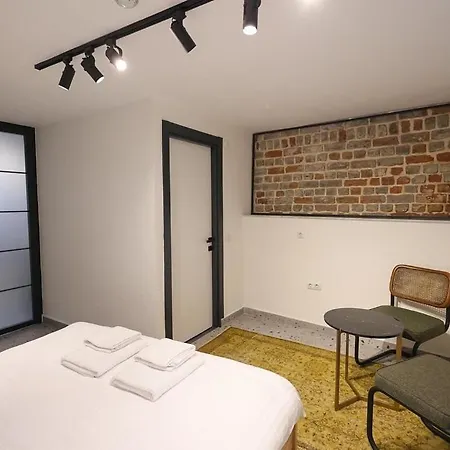 Evra Inn *